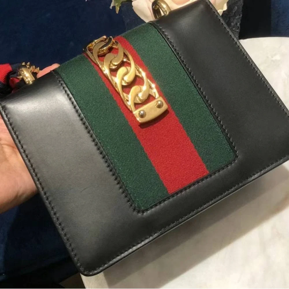 [sold]Authentic Gucci Sylvie - Picture 7 of 9